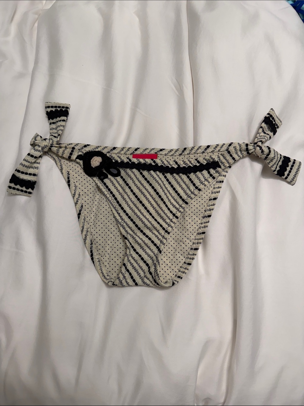 Y2K Betsey Johnson Cream and Black Tie-Side Bikini Bottom